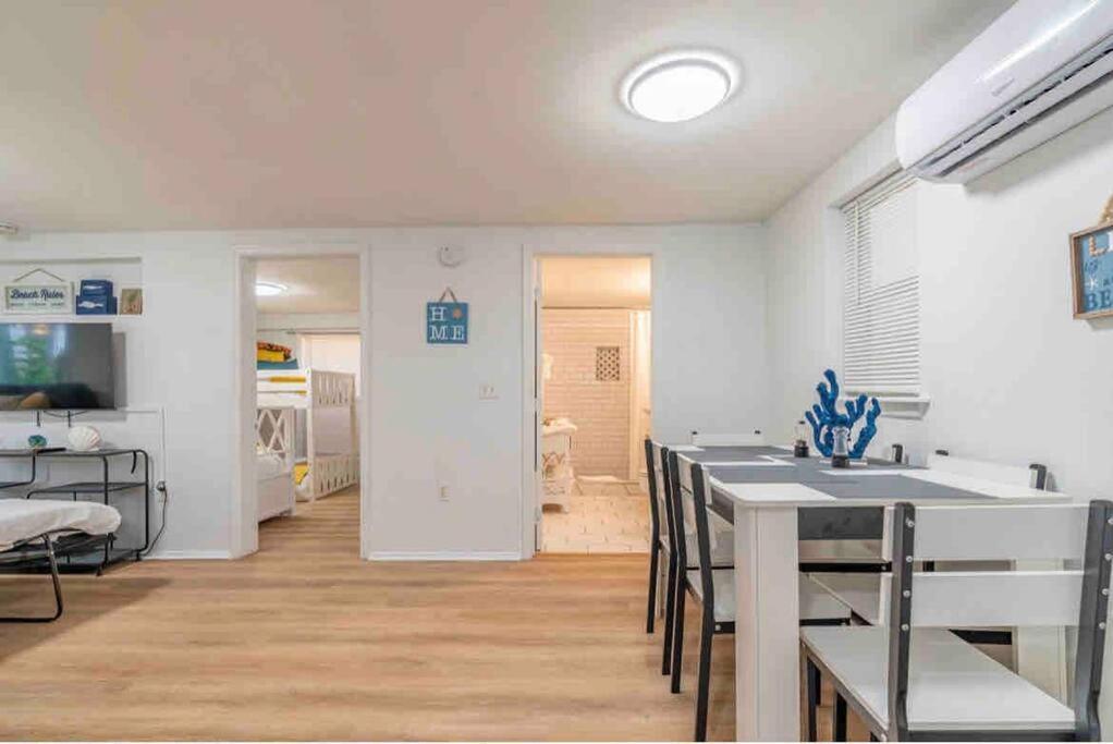 Lovely 2 Bedrooms, Steps Away From The Beach. Брадентон-Бич Экстерьер фото
